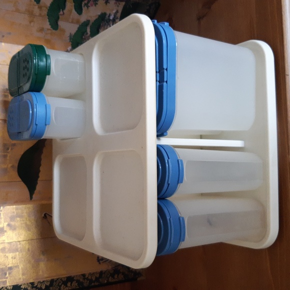 Tupperware Spice Containers With Carousel - Picture 4 of 5